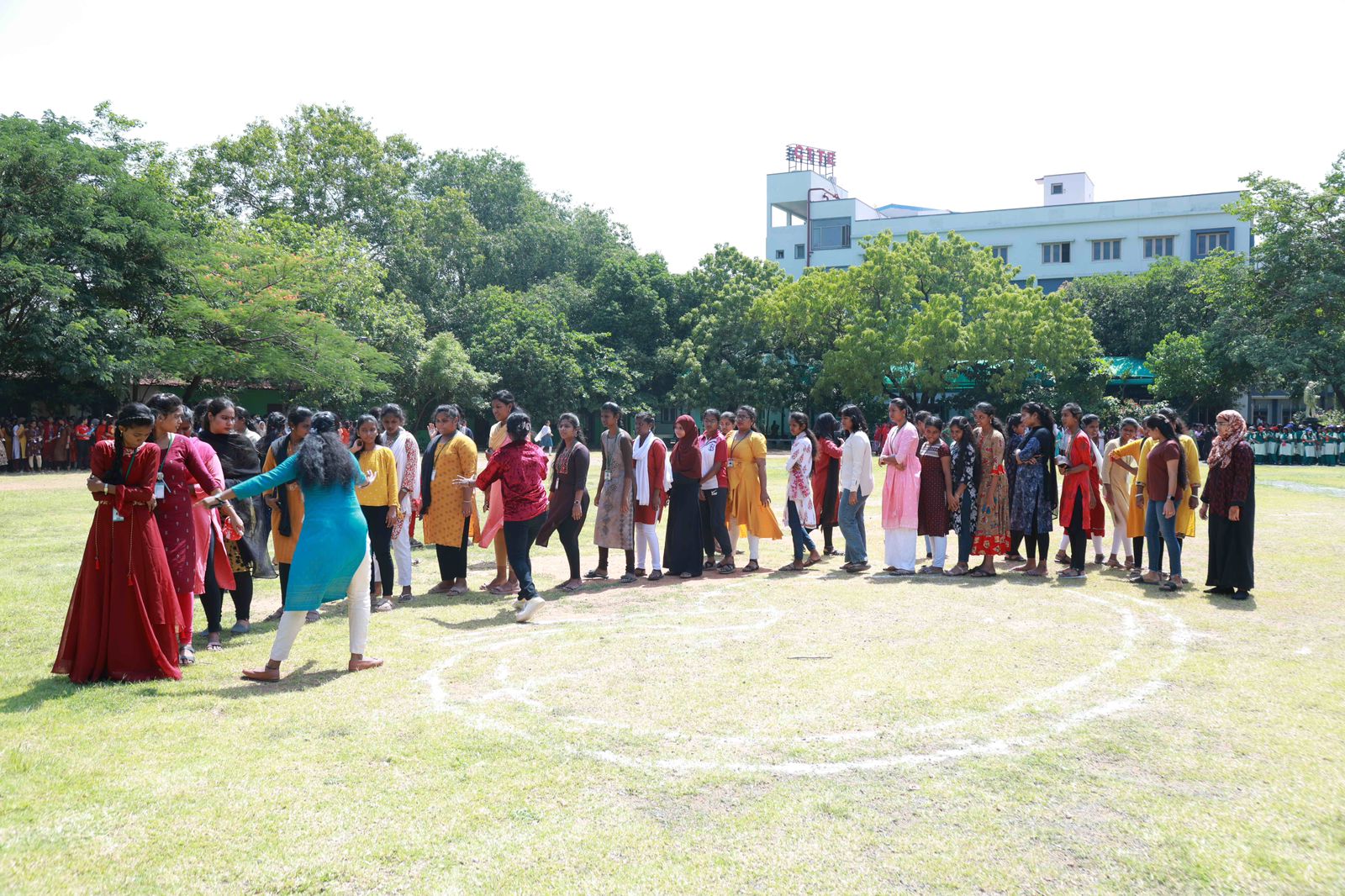 WORLD RECORD FOR WRITING SLOGANS ON CLOTH BAGS TO PROMOTE A PLASTIC BAG-FREE ENVIRONMENT AND CREATING HUMAN ANATOMY FORMATIONS HIGHLIGHTING DONATABLE ORGANS BY 2,500 STUDENTS TO RAISE AWARENESS